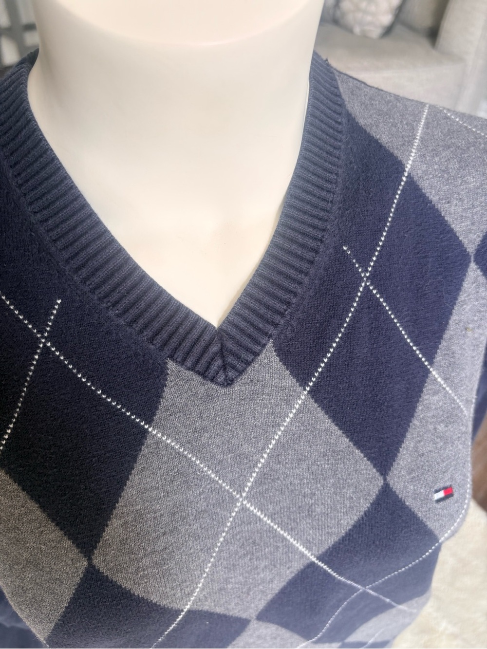Tommy Hilfiger Argyle V‑Neck Sweater – Size L | Preppy Heritage Style Americana - Picture 8 of 9